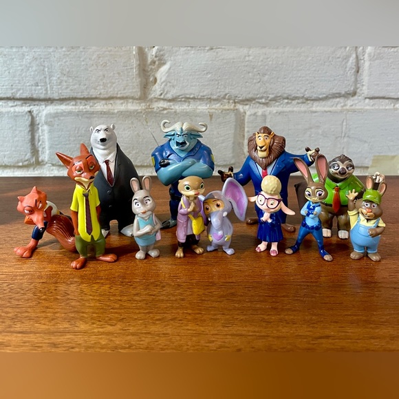 Disney Zootopia My Busy Book - Picture 6 of 8